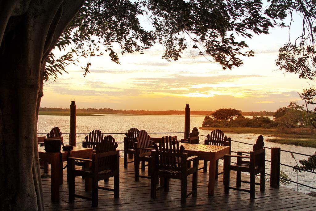 Lake Wind Hotel Tissamaharama Bagian luar foto