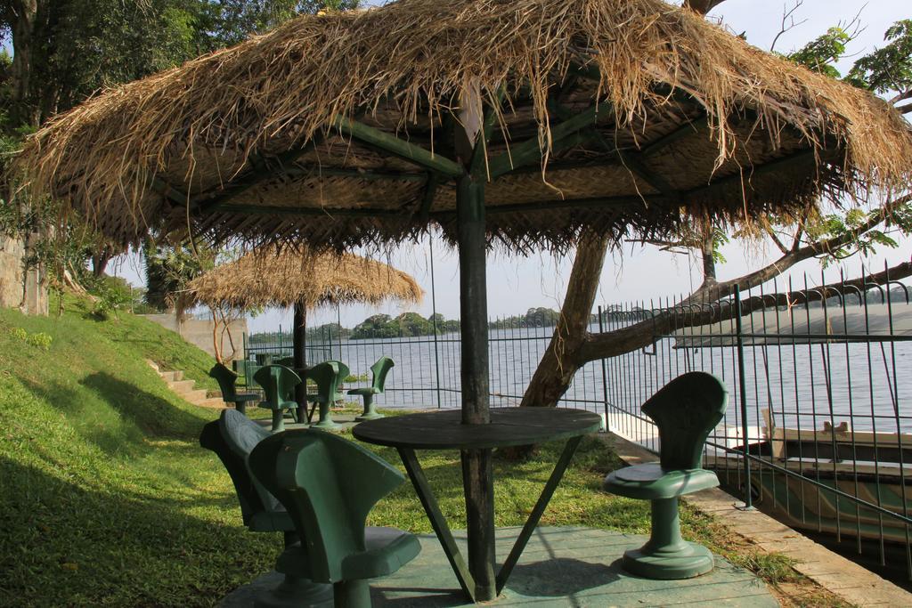 Lake Wind Hotel Tissamaharama Bagian luar foto