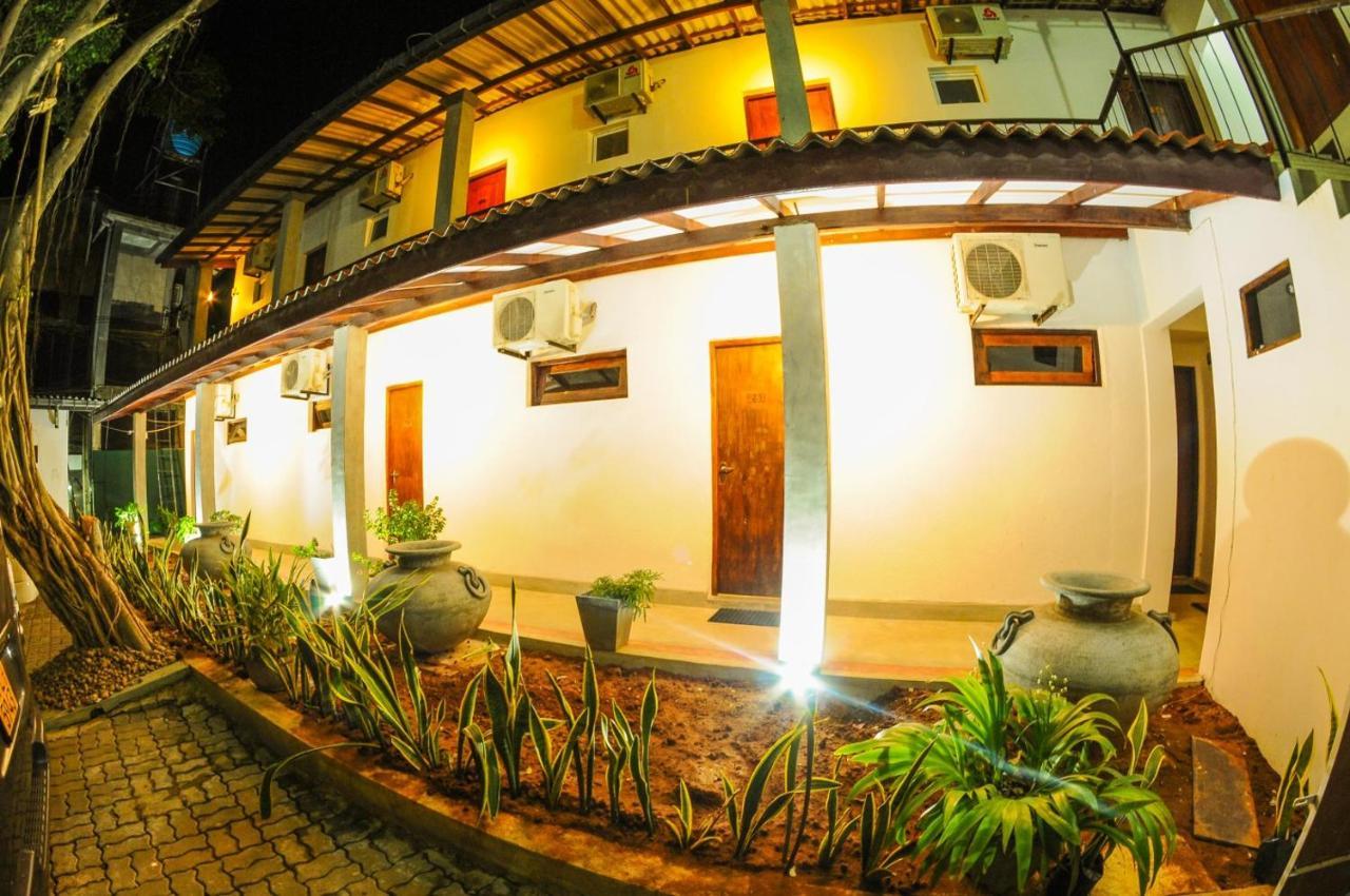 Lake Wind Hotel Tissamaharama Bagian luar foto